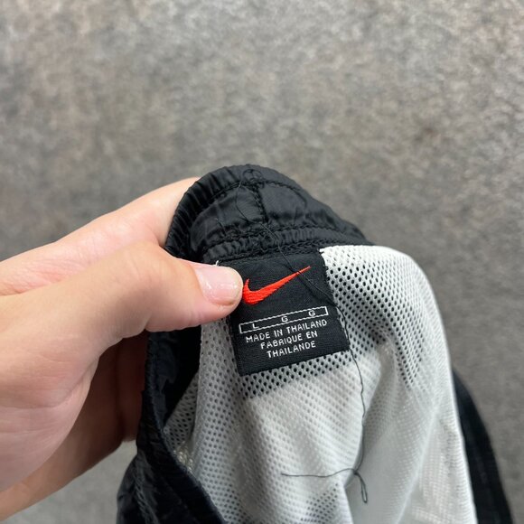 90s Nike Shorts Mens Large Black Swim Trunks Athletic Vintage Swoosh Nylon - Picture 9 of 11